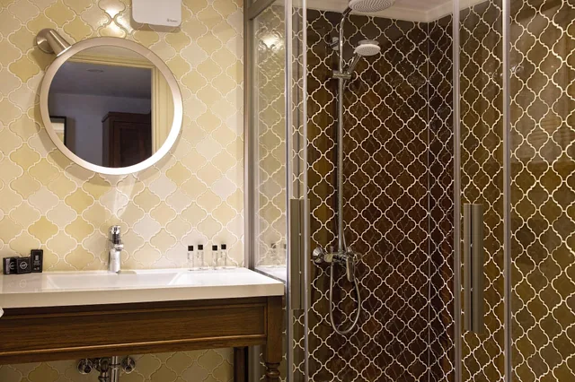 لوفت عائلي، Mest Hotel 5/5