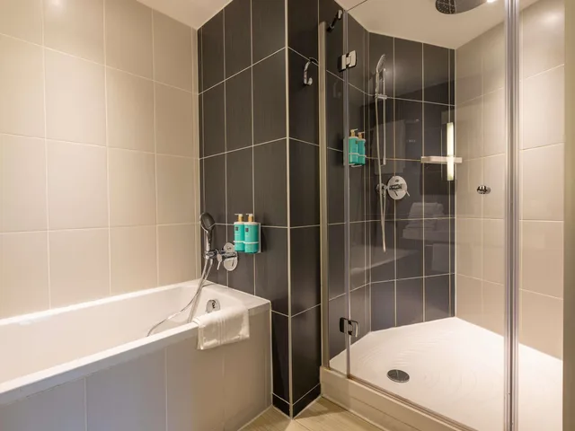 جناح تنفيذي بسرير كوين مع أريكة، Novotel Suites Paris Expo Porte De Versailles 9/10