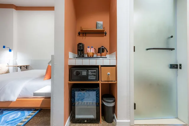 Room, King Bed, Terrace, Shada Hotel Dubai 8/10