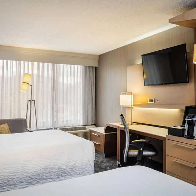 Executive, 2 Double Beds, Courtyard By Marriott Riverside Ucr Moreno Valley Area 2/5
