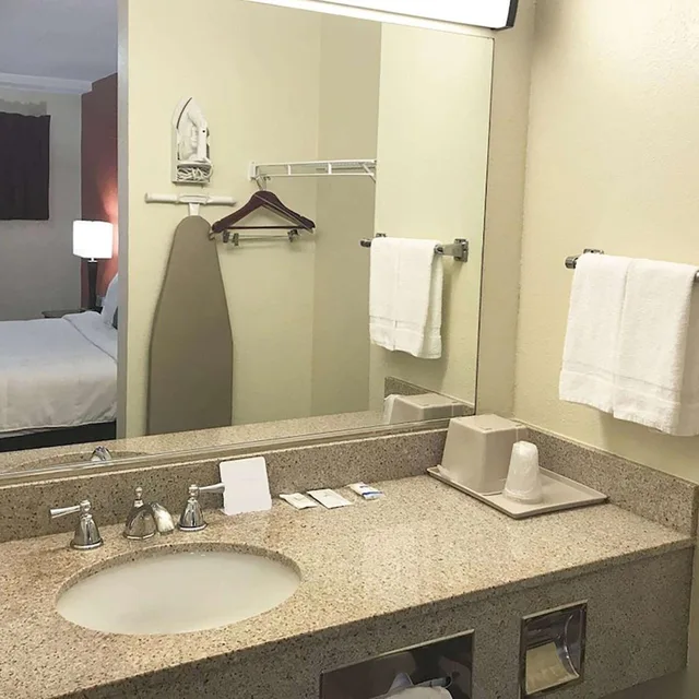 غرفة قياسية بسريرين مزدوجين، Super 8 by Wyndham Greensburg/Latrobe 8/9