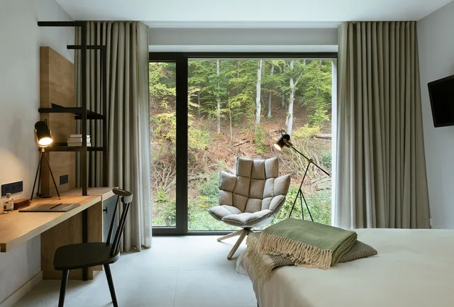 Design, Queen Bed، Hotel Vierjahreszeiten Iserlohn 3/5