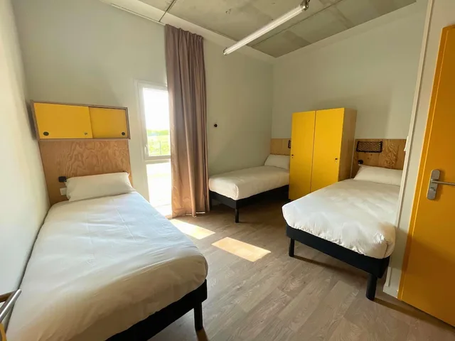 Room, 4 Beds, greet hotel Castets Coeur des Landes 1/3