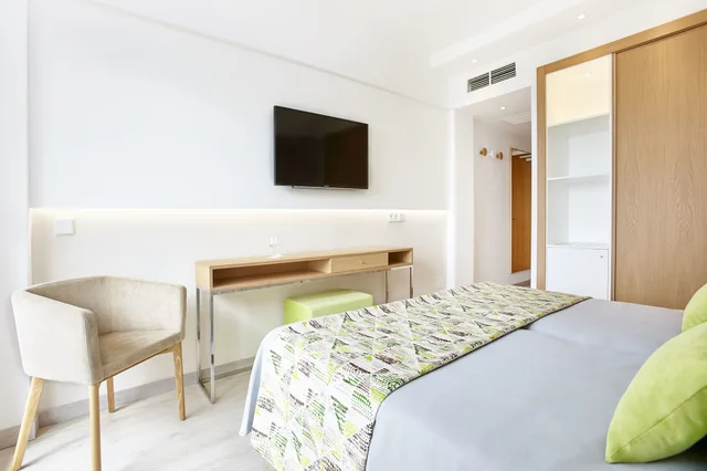 Room, Twin Beds, Sea View, Balcony, Universal Hotel Castell Royal 2/3
