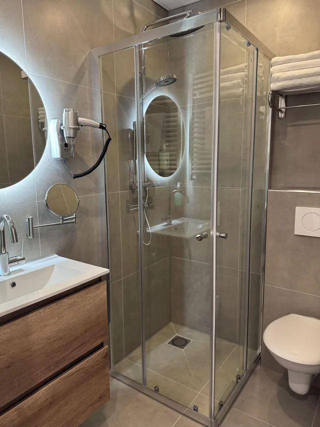 غرفة عائلية، Hotel Port 5/5