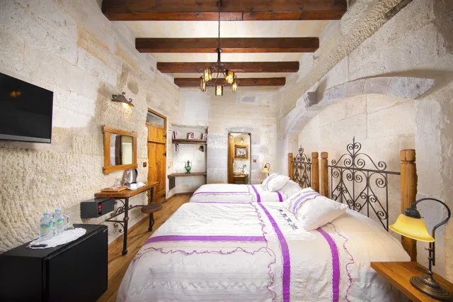 Stone, Twin Beds, Terra Cave Hotel 3/6