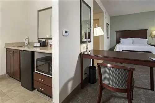 غرفة بسرير كينج بحوض استحمام لذوي الإعاقة، Hampton Inn and Suites Prescott Valley 1/1