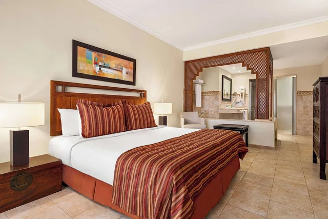 2 Bedrooms, Plus, Premium, Suite, 1 King and 1 Single Beds, Hot Tub، Wyndham Grand Costa del Sol 4/10