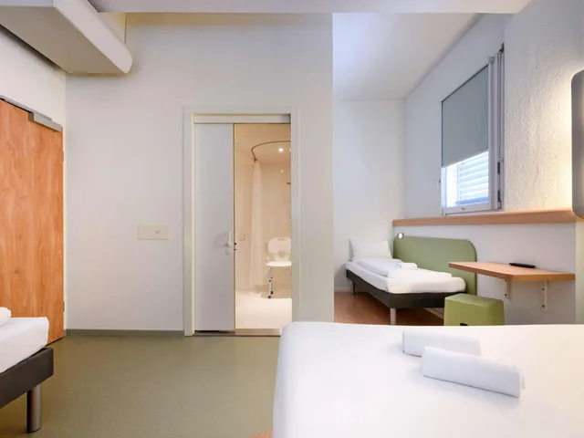 غرفة عائلية بسرير مزدوج، Ibis Budget Luzern City 3/7