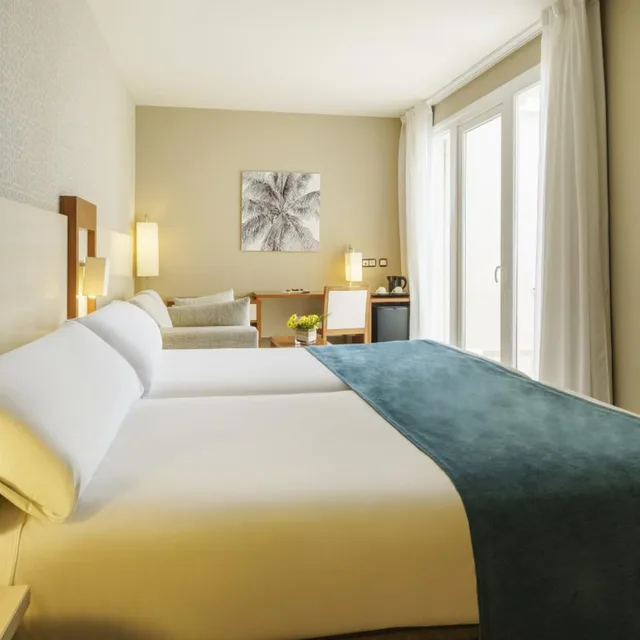 Room, Double or Twin Bed, Side Sea View، Ilunion Fuengirola 5/10