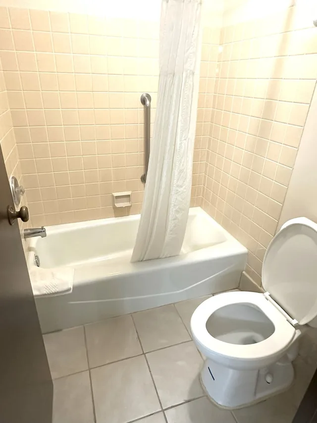 Suite, King Bed, Sofa, Wyndham Garden Salina Conference Center 7/10