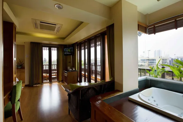 جناح بسرير كينج، Lamphu Tree House Boutique Hotel 2/2