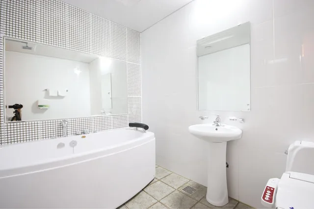 جناح بسرير مزدوج، Dom Hotel 2/2
