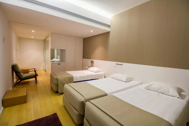غرفة ثلاثية، Hotel Laranjeira 3/9