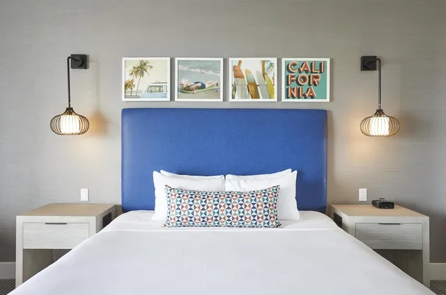 Tower, Huntington, King Bed, Resort View, Balcony، The Waterfront Beach Resort, a Hilton Hotel 4/5