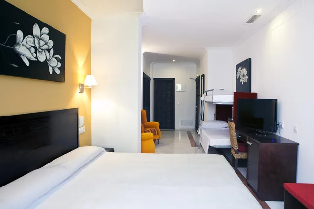 Room, Triple, Itaca Sevilla 2/3