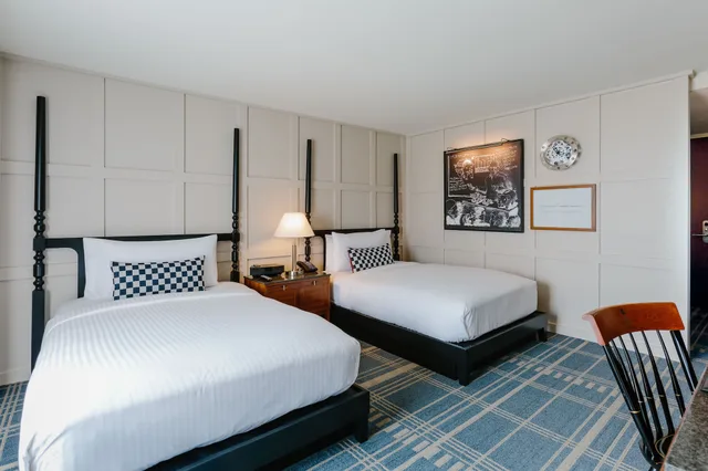 جناح بسريرين مزدوجين، The Charles Hotel 2/4