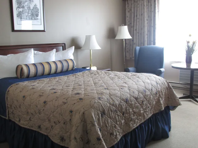 غرفة قياسية بسرير كوين، Fredericton Inn 3/4