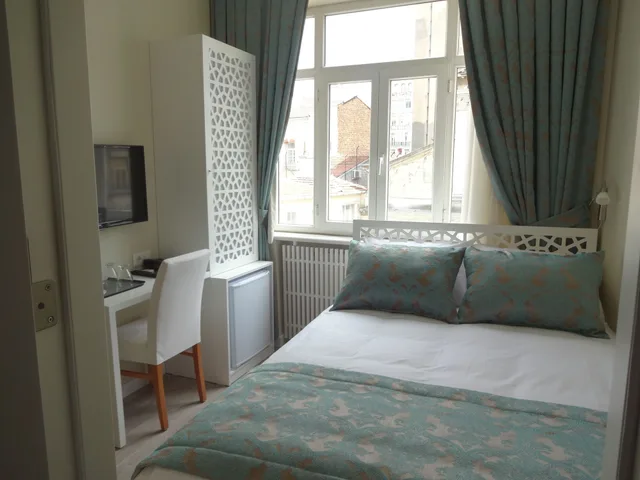 غرفة قياسية بسرير كوين، Bunkahaus 5/10