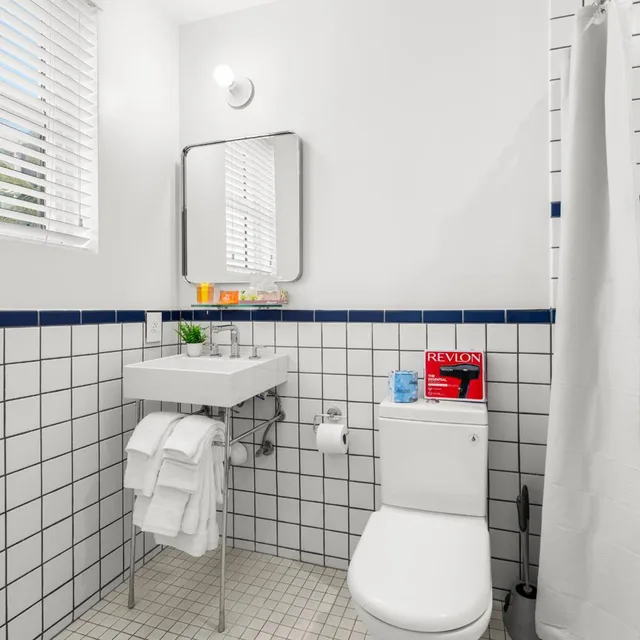 استوديو بسرير كينج مع أريكة، Bluebird Suites at The Apex Miami 6/6