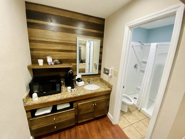 غرفة ديلوكس بسرير كينج، Quality Inn St Augustine Historic District Area 5/5