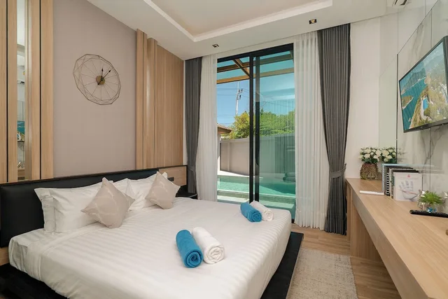 Pool, 5 Bedrooms, Central, Deluxe, Villa, 4 King Beds, 2 Queen Beds, Rawai Vip Villas Kids Park And Spa 2/10