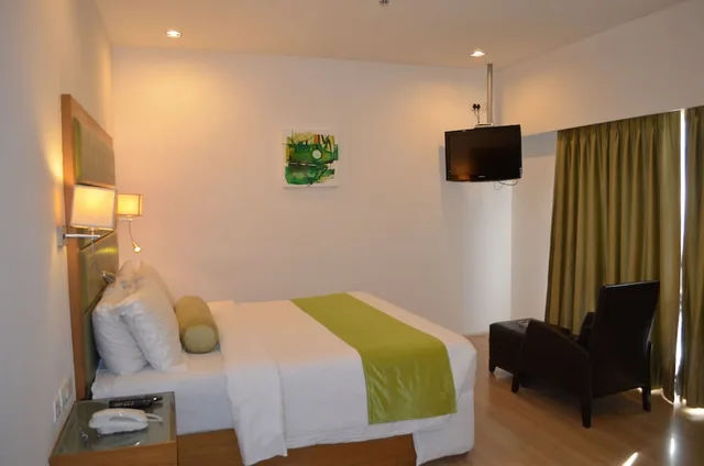 غرفة سوبيريور بسرير كوين بإطلالة على المدينة بغرفة نوم واحدة، The Peerless Inn 10/10