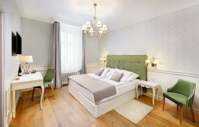 غرفة عصرية قياسية بسريرين كوين مع سرير إضافي، Hotel Lomnica 2/5