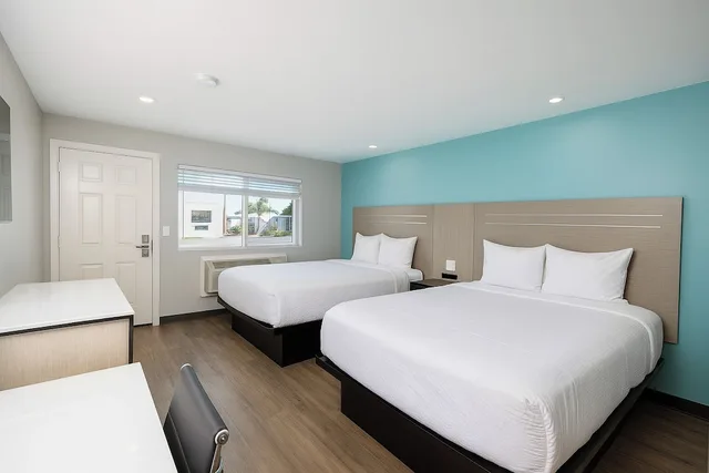 غرفة بزنس بسريرين كوين، Travelodge By Wyndham LAX South 4/10