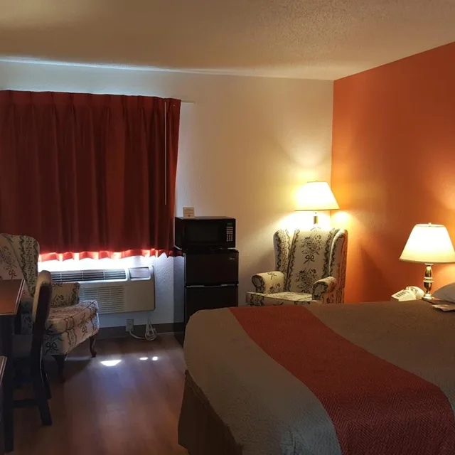 غرفة بسرير كوين لغير المدخنين، Motel6 Saukville, WI 9/10