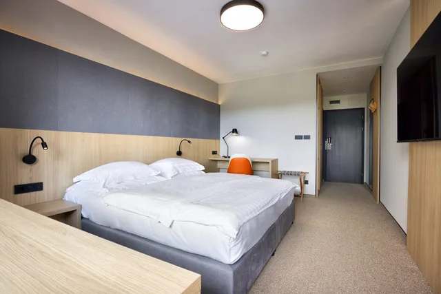 Room, Double Bed, Lake Side، Hotel Kompas 1/4