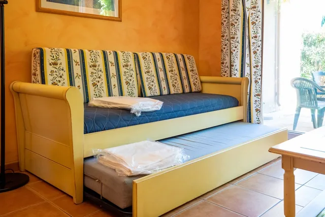 شقة بسريرين منفصلين بغرفتي نوم مع أريكة، Residence Club Les Mazets de Camargue 5/8
