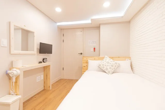 غرفة ديلوكس بسرير مزدوج، Huayuan House 2 In Hongdae 1/4