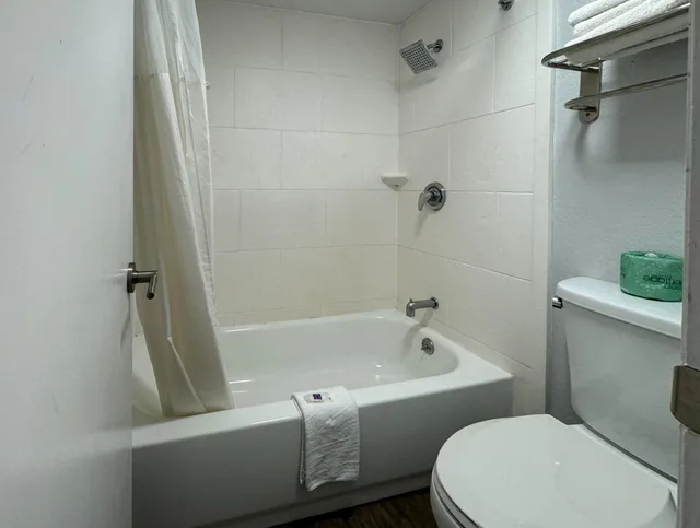 غرفة بسرير كينج للمدخنين، Motel6 Huntsville, AL - University Dr 7/9