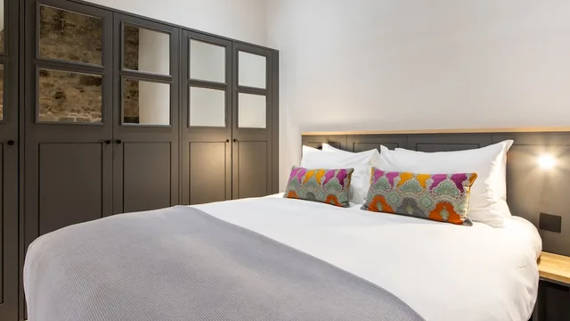 شقة سوبيريور بسرير كوين بغرفة نوم واحدة مع أريكة، Linton Collection - Blackfriars Lofts 1/5
