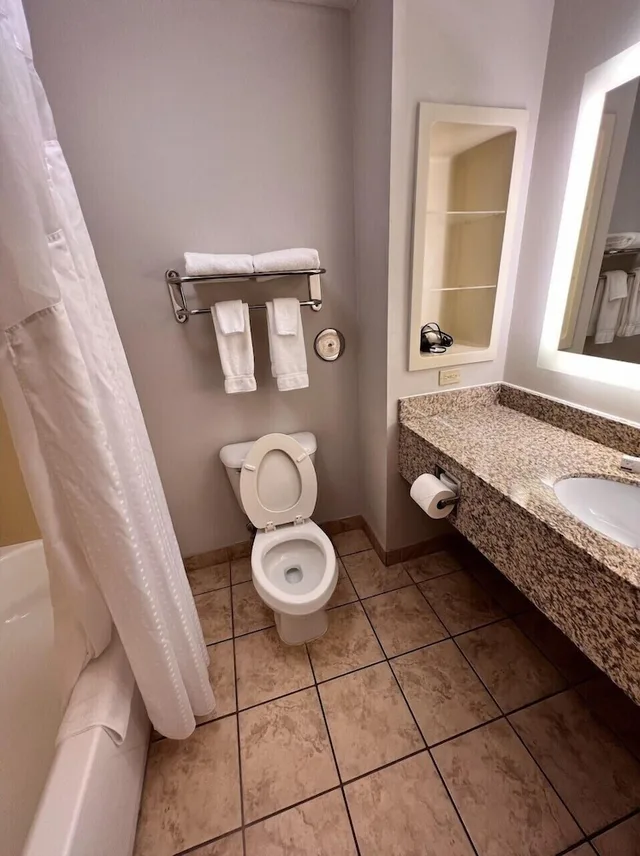غرفة قياسية بسرير كوين، Holiday Inn Express Hotel Suites Sparta 1/1
