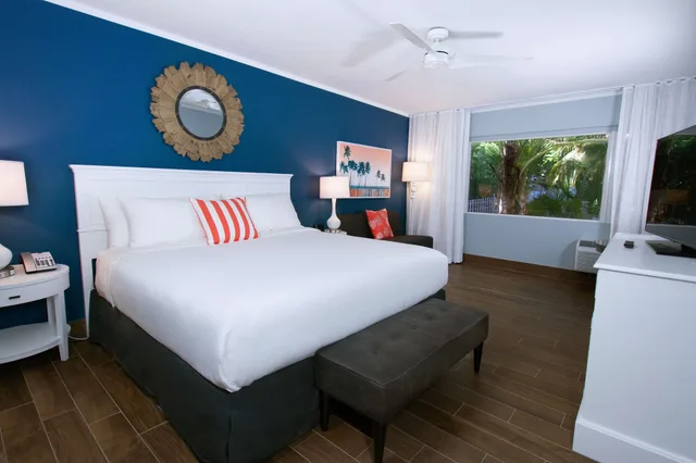Captivating, King Bed، Banana Bay Resort and Marina 1/5