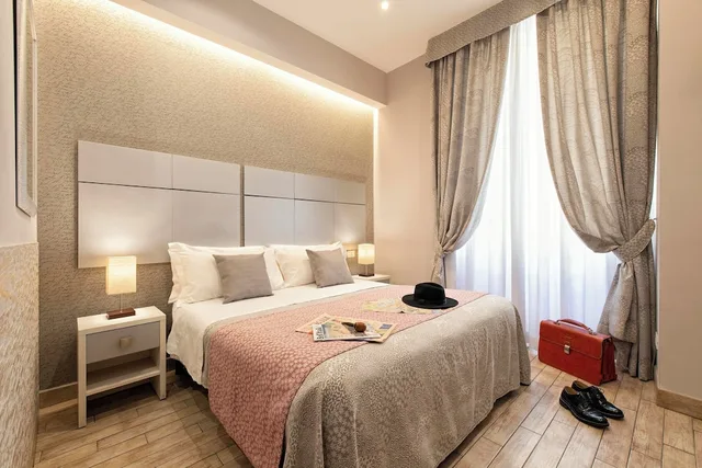 Room, Double Bed, Five Rooms Rome 5/10