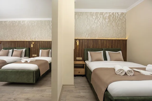 Family, 1 Single and 2 Double Beds، Peradise Hotel 7/10
