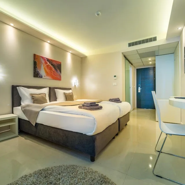 غرفة سوبيريور بسريرين منفصلين بإطلالة على البحيرة بشرفة، Laki Hotel & Spa 3/5
