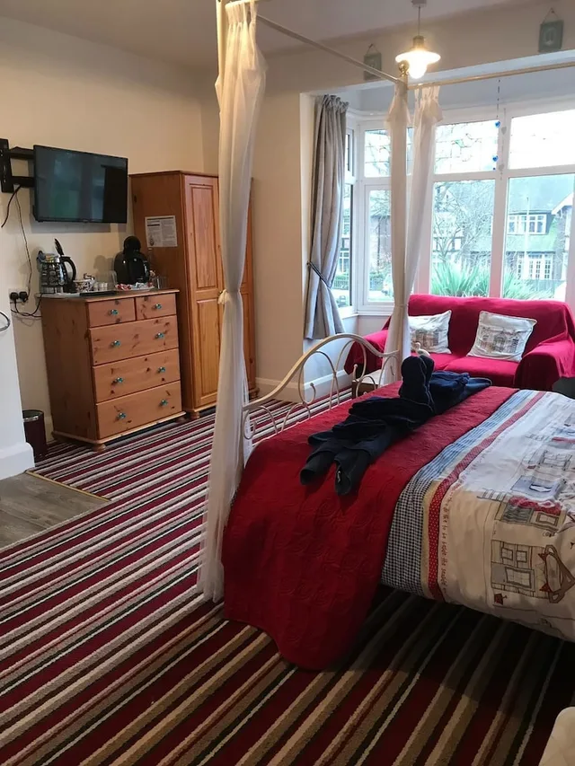 Room, 4 People, Double Bed, Lyndsay Guest House 1/2