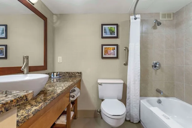 جناح بسرير كوين مع أريكة، Comfort Inn & Suites Glen Mills - West Chester 9/9