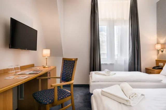 غرفة قياسية بسريرين منفصلين، Hotel Golden Park Budapest 4/5