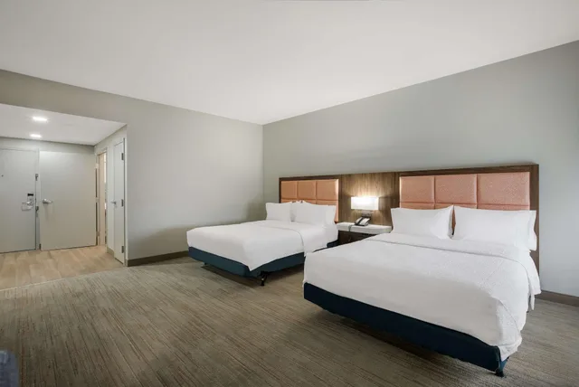 غرفة لذوي الإعاقة، Hampton Inn Linden 1/2