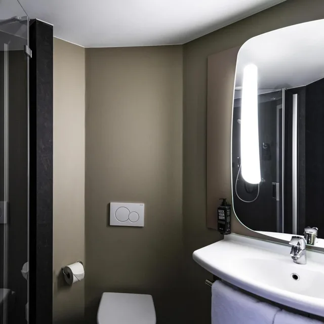 غرفة ثلاثية، Ibis Amsterdam Centre Hotel 9/10