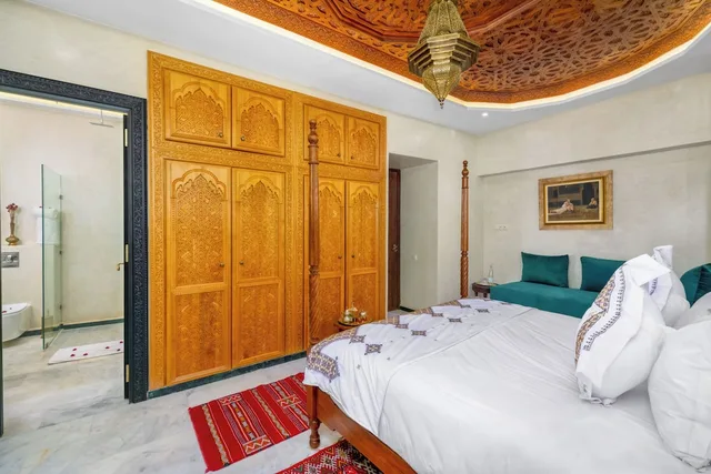 غرفة جونيور بسرير كينج وسرير فردي، Riad Diamond of Marrakech 9/10