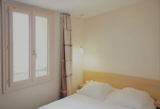 Adjoining, Family, Double and Twin Beds, Hotel Gambetta 1/10