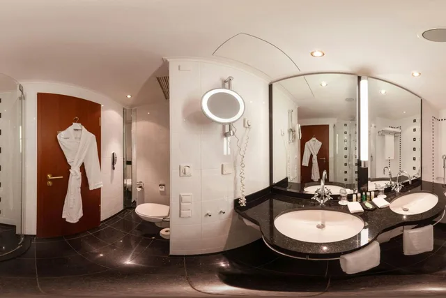 Westin, Guest Room, Executive, King Bed، The Westin Grand Munich 4/5