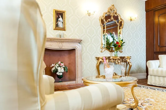 Master, Suite, Queen Bed, Sofa، Al Duca Venezia 6/10
