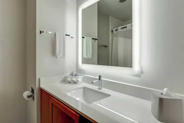 جناح بسرير كينج، Holiday Inn Express Campbellsville 5/7
